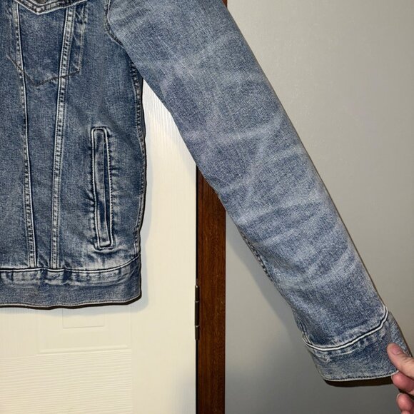 American Eagle Sherpa Lined Denim Trucker Jacket Size Small - Picture 4 of 16